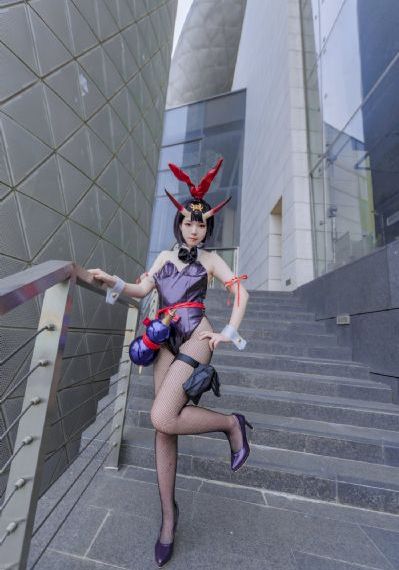 年轻的小婊2中文版